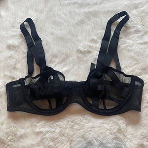 Victoria’s Secret very sexy bra - SIZE: 34A